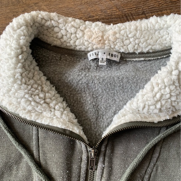 Two Fitz & Eddie Sweaters - Picture 5 of 6